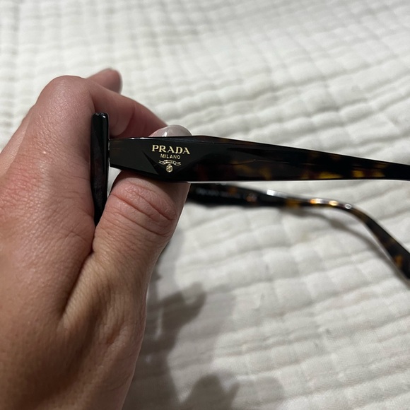 PRADA EYEGLASSES PR18WV
2AU101 Tortoise Lens - Picture 3 of 8